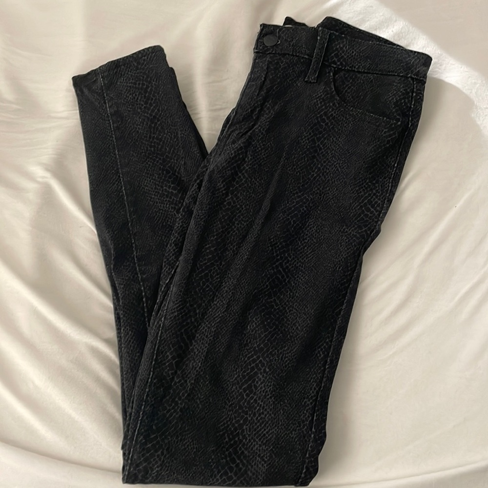 Levi’s 720 Super Skinny Jean - Black Animal Print - Size 28